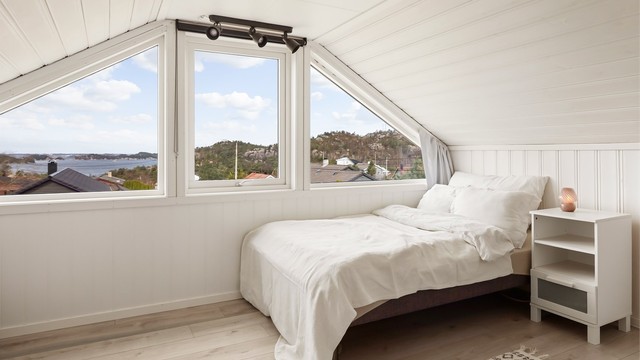 Nydelig sjøutsikt fra loftsetasjen