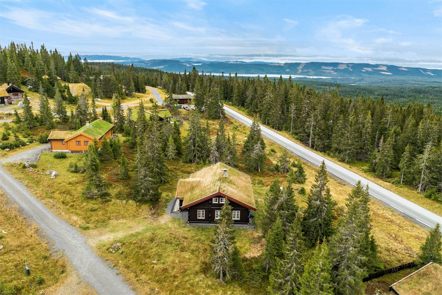 Stor og flott hytte på det populære Heståsenfeltet, mellom Sjusjøen og Nordseter