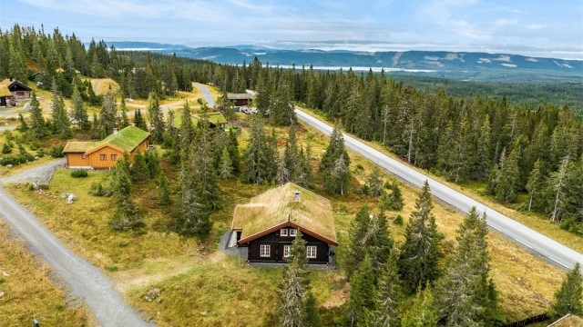 Stor og flott hytte på det populære Heståsenfeltet, mellom Sjusjøen og Nordseter