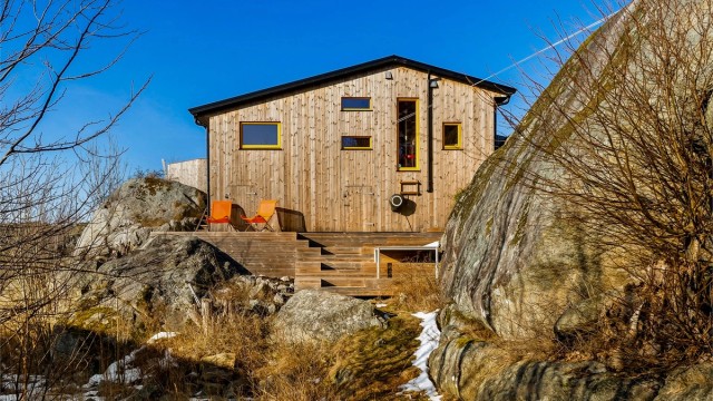 Bak hytta har du adkomst til bod og krypkjeller.