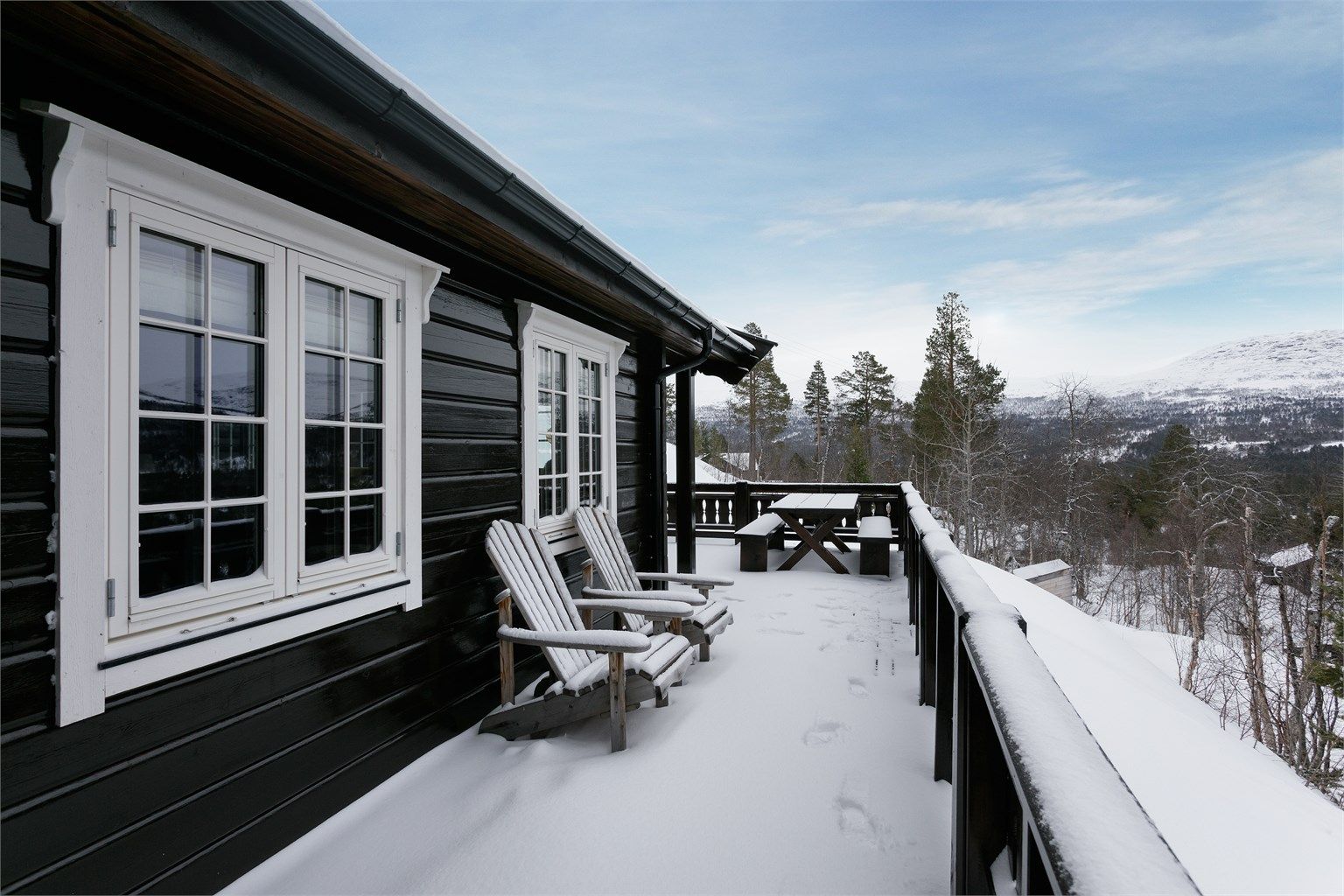 Stor og romslig terrasse på tilsammen 64 kvm