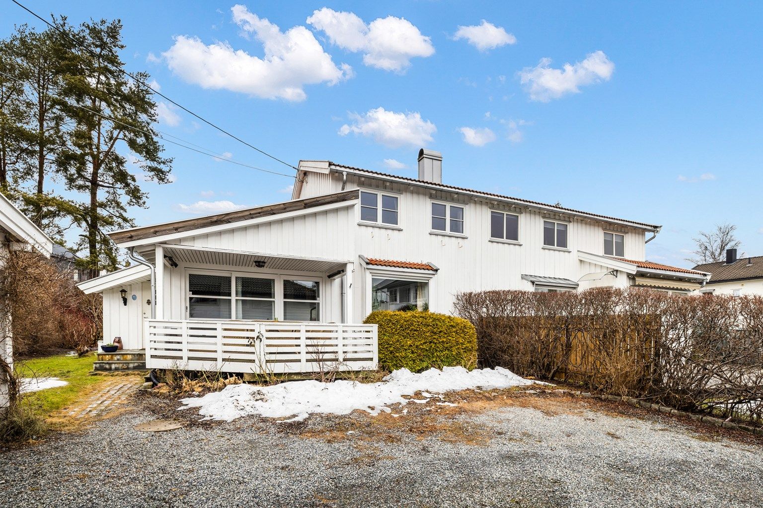 Velkommen til Sigurd Johannesens vei 4C - Solrik vertikaldelt tomannsbolig | Hage | Dobbel carport | Tilbaketrukket | Barnevennlig