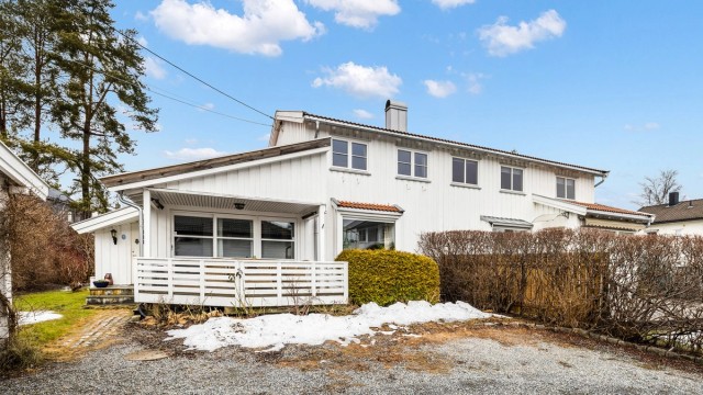 Velkommen til Sigurd Johannesens vei 4C - Solrik vertikaldelt tomannsbolig | Hage | Dobbel carport | Tilbaketrukket | Barnevennlig