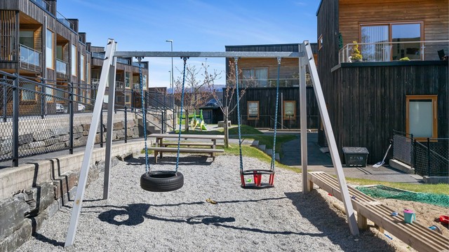 Fine barnevennlige og sosiale uteplasser som bidrar til et godt bomiljø