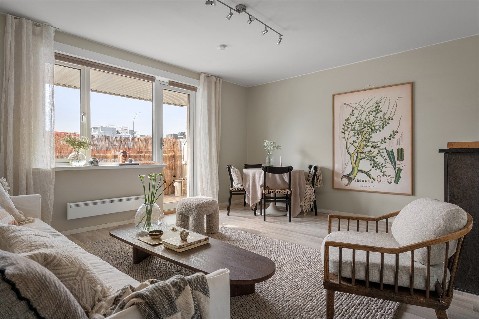 Nora Rørvik Larsen v/ Krogsveen ønsker velkommen til Agmund Bolts Vei 1! 