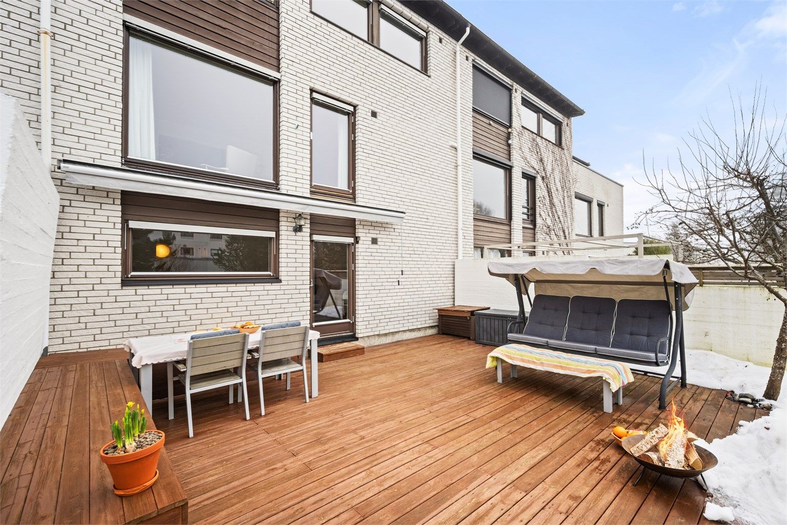 Boligen ligger flott til og grenser til idylliske Østmarka. 