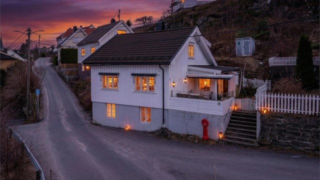 AI redigert bilde (kun lysforhold m/lykter er redigert).
