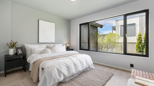 Et helt nytt master bedroom er etablert i første etasje, med omkledningsrom og bad en-suite.