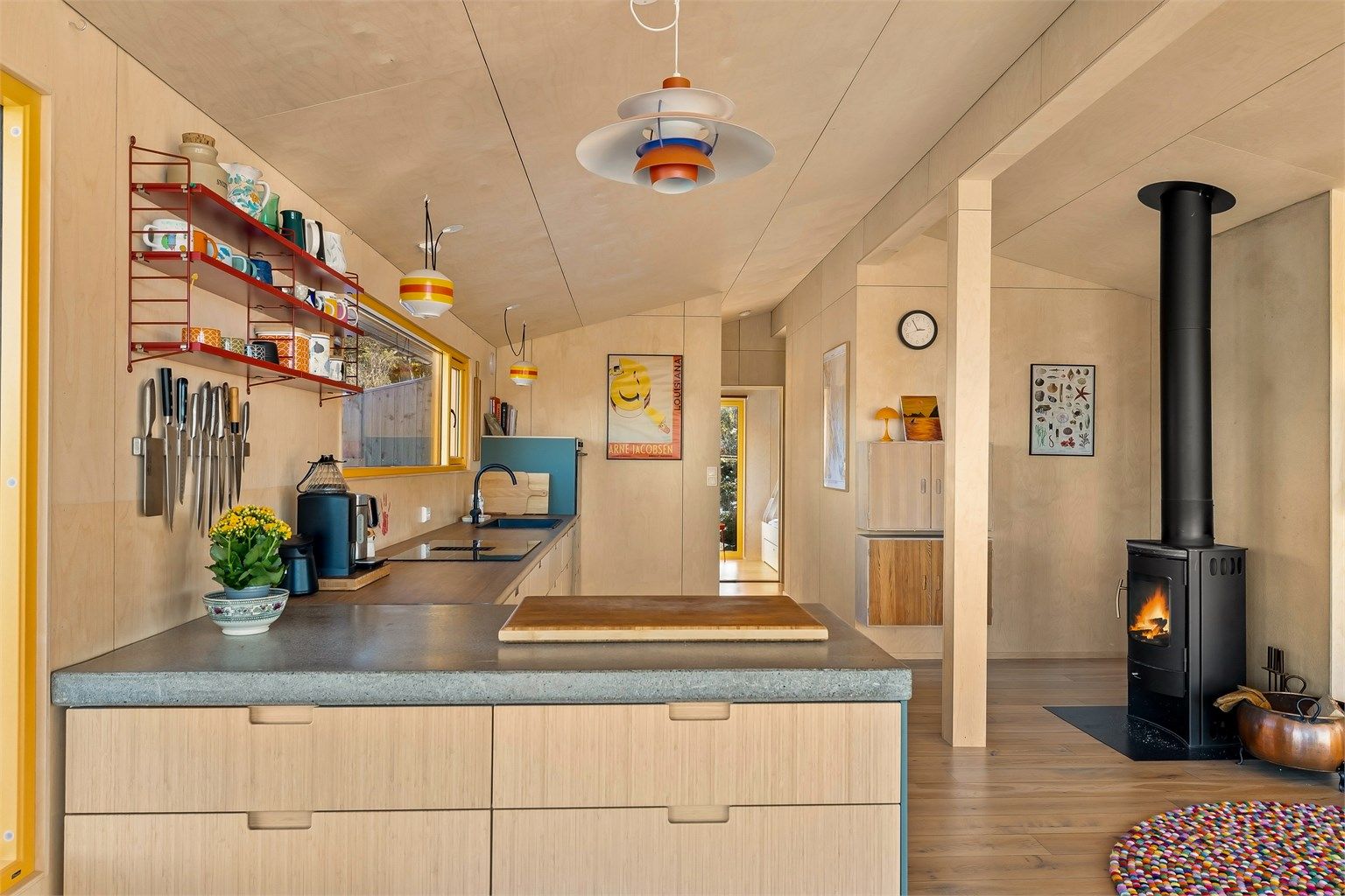 Hytta og interiøret  er designet slik at det skal være både godt og enkelt å være her.