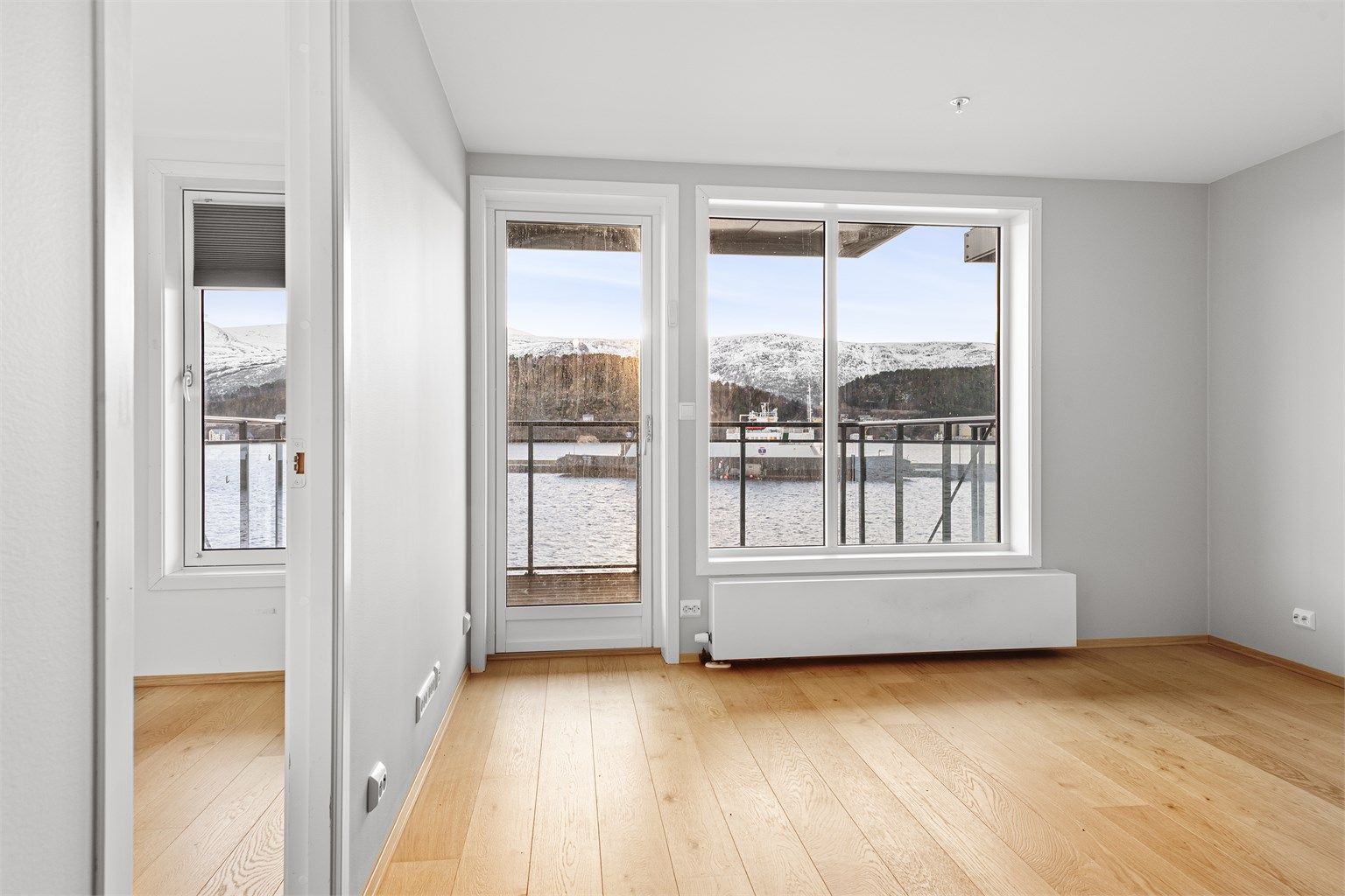 Stue med utgang til sydvendt balkong