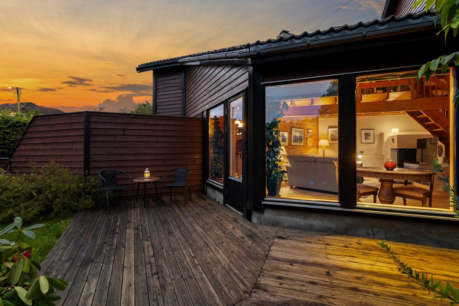 - En stor og flott arkitekttegnet tomannsbolig i rolige omgivelser! - 