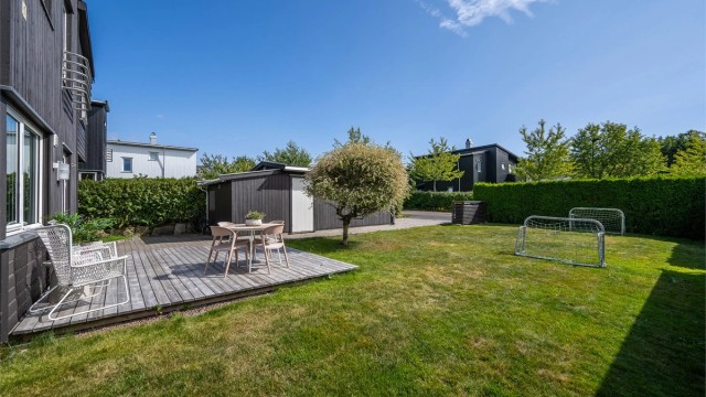 Hagen gir gode muligheter for lek og aktivitet for hele familien.