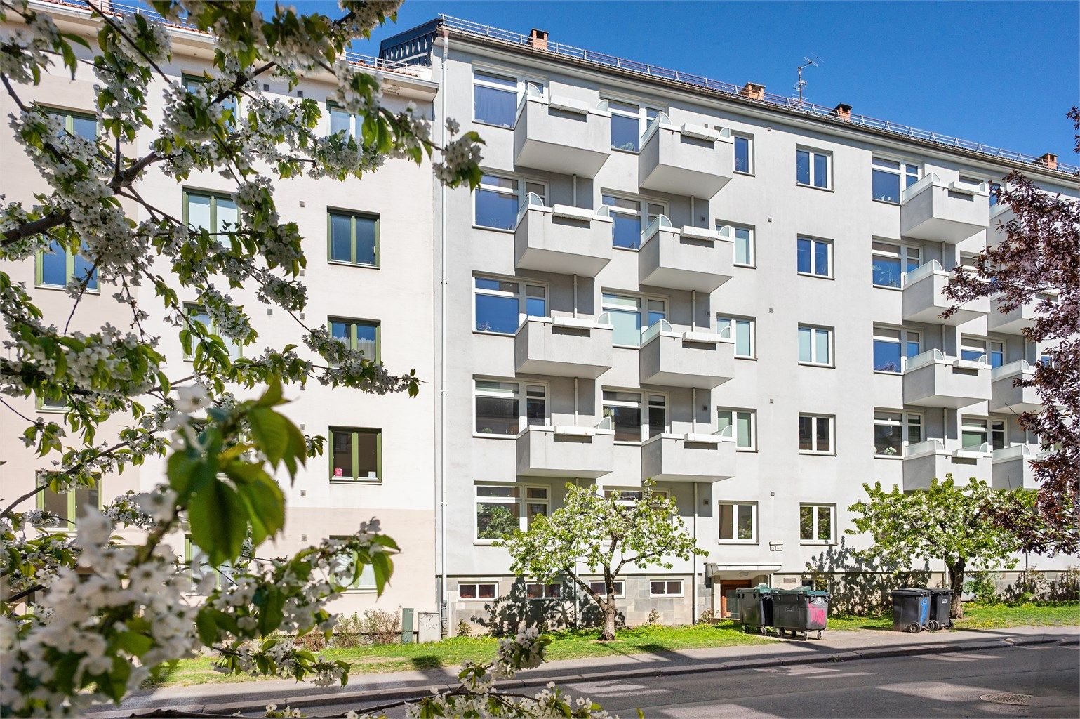 Her bor du svært sentralt med kort vei til byen, samtidig tilbaketrukket og rolig i flotte omgivelser. Foto: Kreativ Mango.