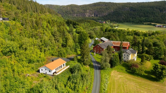 Flott, nyoppført enebolig med vakker utsikt og beliggenhet.