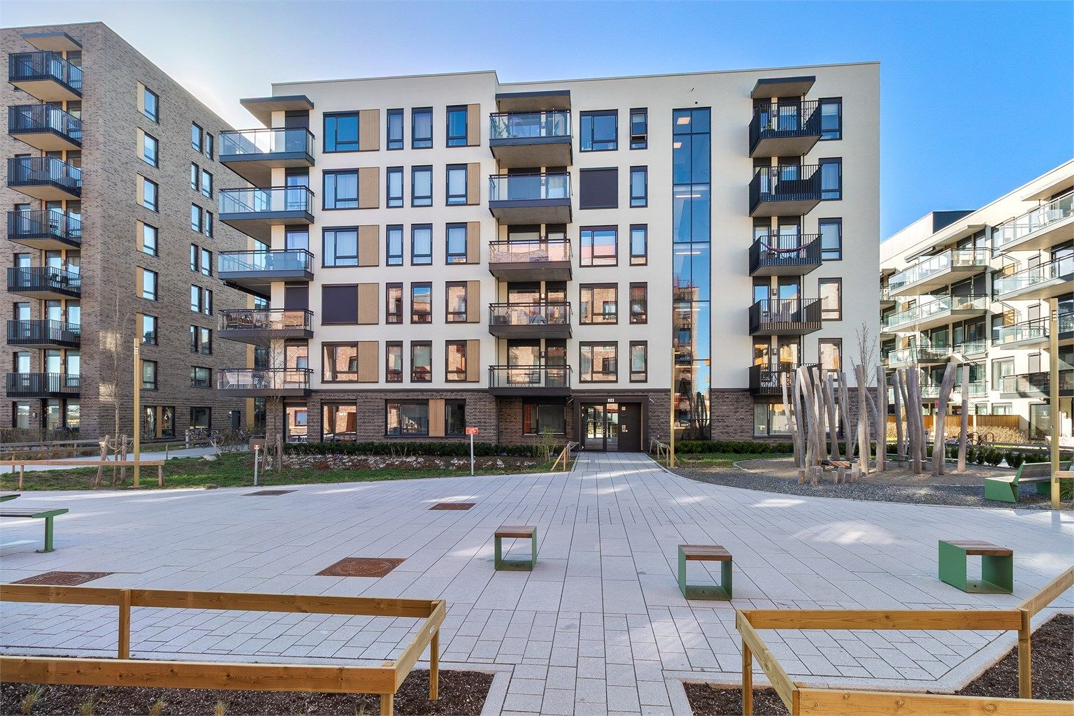 Eiendomsmegler Krogsveen v/Idriss Eliassy ønsker velkommen til Messeveien 214