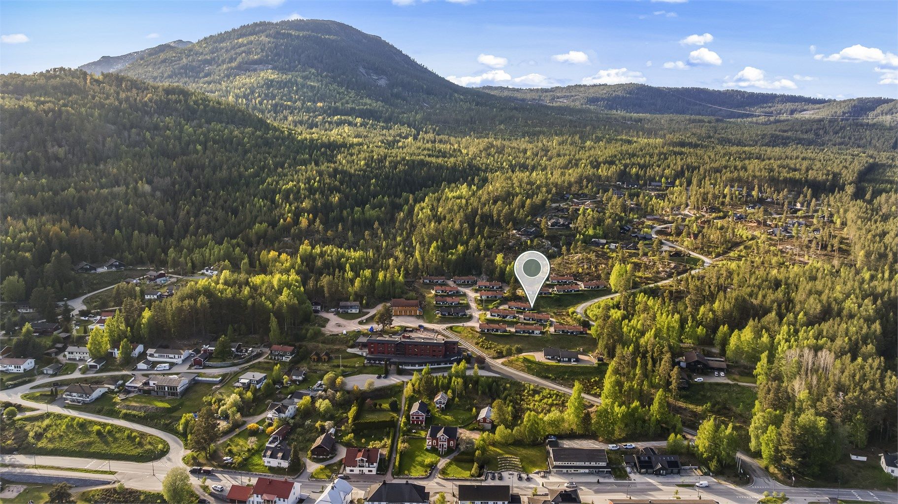 Vinterstid er det kun 7 minutters kjøring til Vrådal Panorama Skisenter.