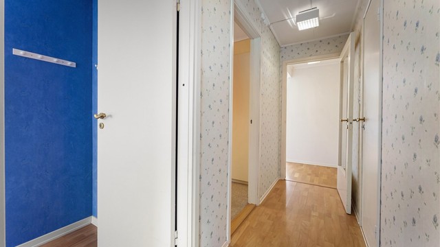 Fra gangen er det tilgang til flere av soverommene.