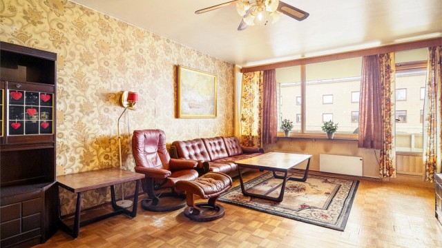 Jonas Ekse Hovland v/Krogsveen har gleden av å presentere arealeffektiv 3-roms andelsleilighet med stort potensial for å skape ditt drømmehjem!