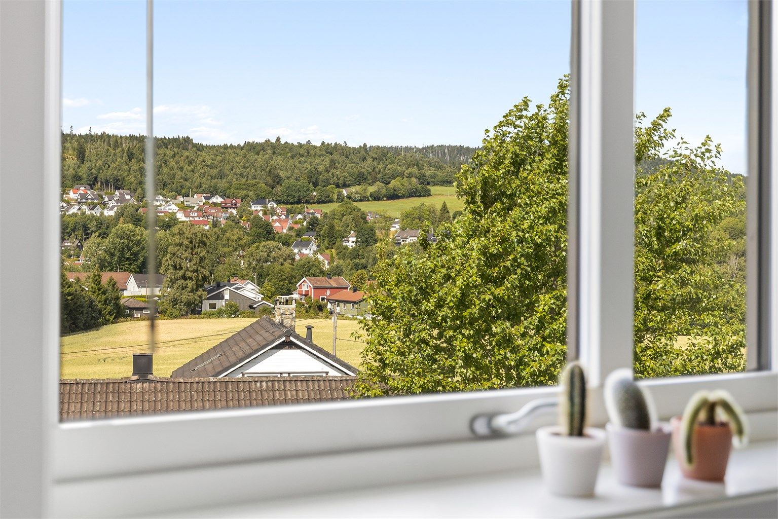 Utsikt fra soveromsvindu.