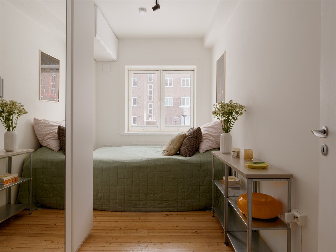 Leilighetens andre soverom er også av god størrelse og egner seg ypperlig som barnerom, gjesterom eller kontor.