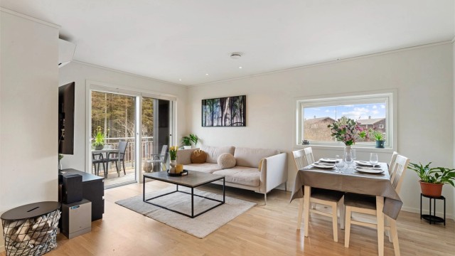 Velkommen til Mikkelsbærstien 14B, presenteres av Dardan Shabi v/Krogsveen Sandnes.