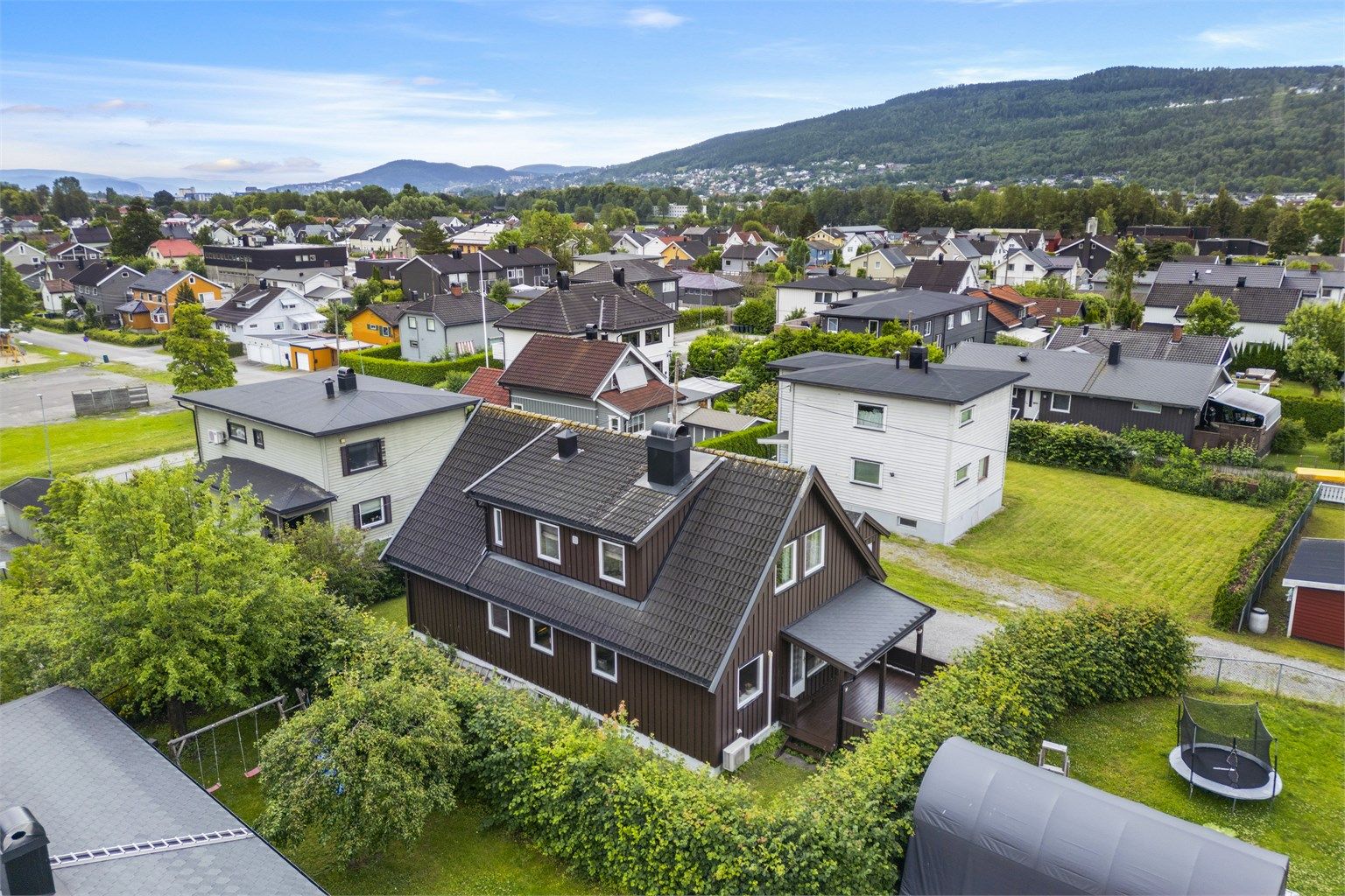 Innholdsrik enebolig med 3 etasjer. 
Foto: Haiman Askari/Knipzet AS