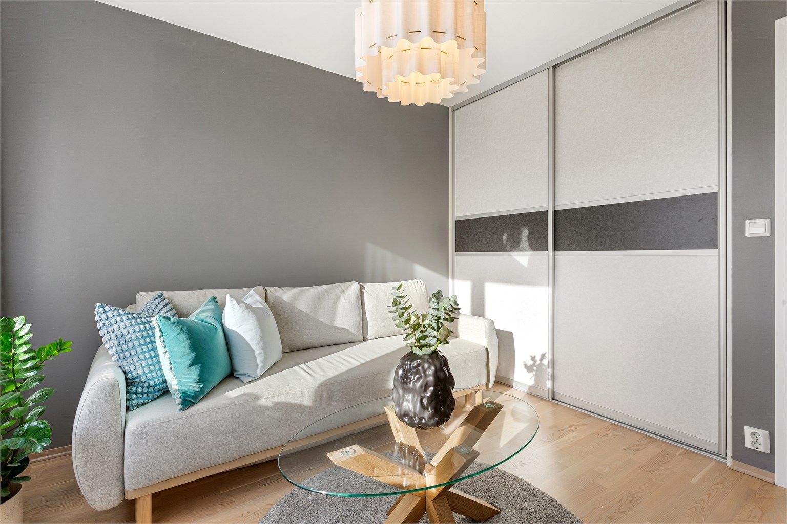 Soverom 3 med skyvedørsgarderobe
