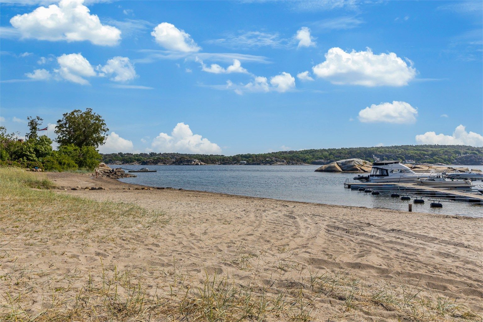 Innen kort gange finner du også nydelig badestrand i Herreportveien.