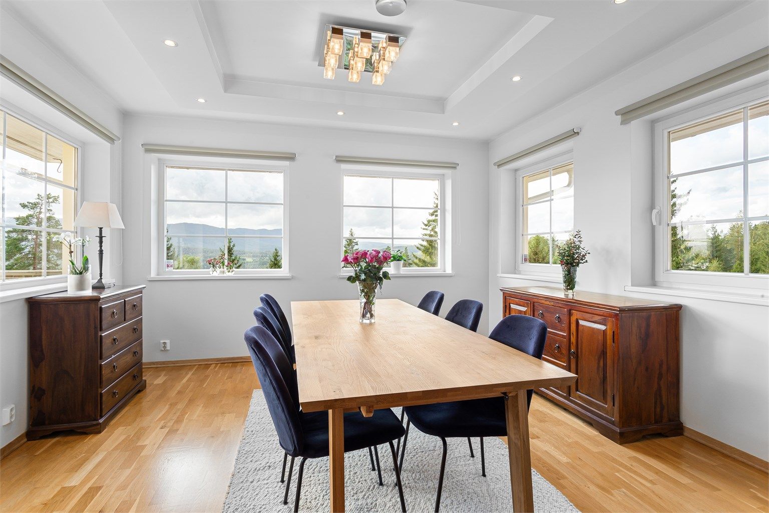 Spisestue med plass til spisebord