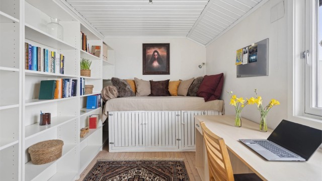 De tredje soverommet passer fint til barnerom, gjesterom eller kontor. Fra dette rommet er det direkte utgang til den store takterrassen.