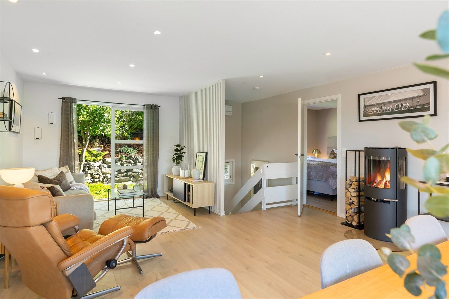 Attraktivt 1/2-part av tomannsbolig over 2 plan med fantastisk utsikt og sen kveldssol