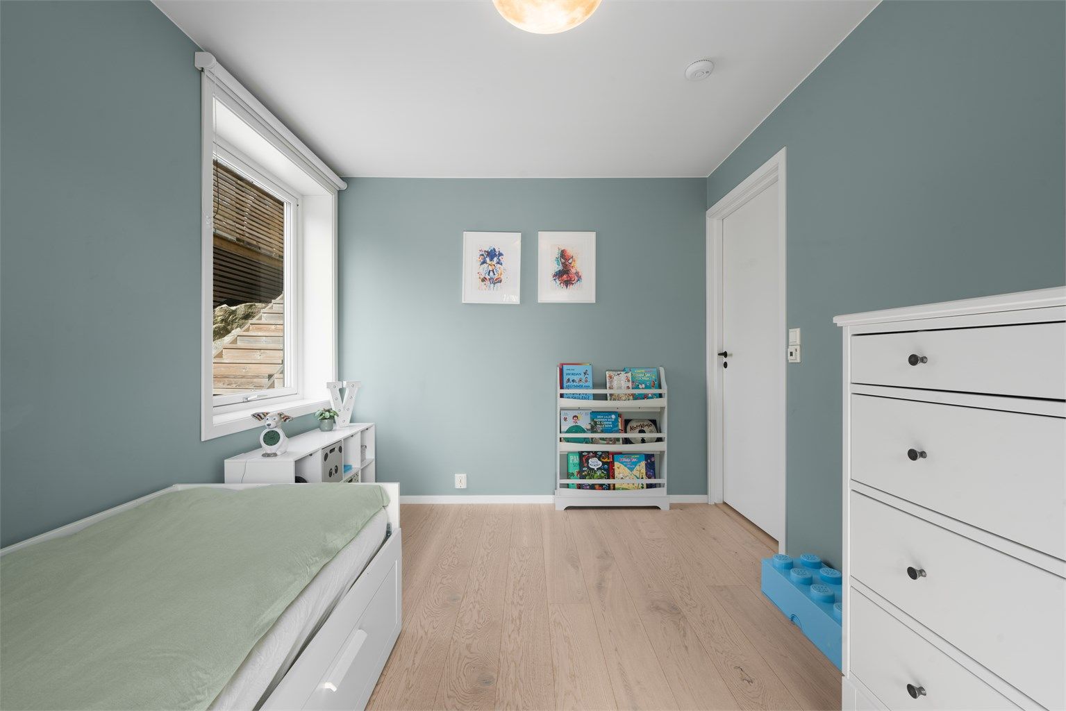 Alle de tre soverommene er praktisk samlet i samme etasje.