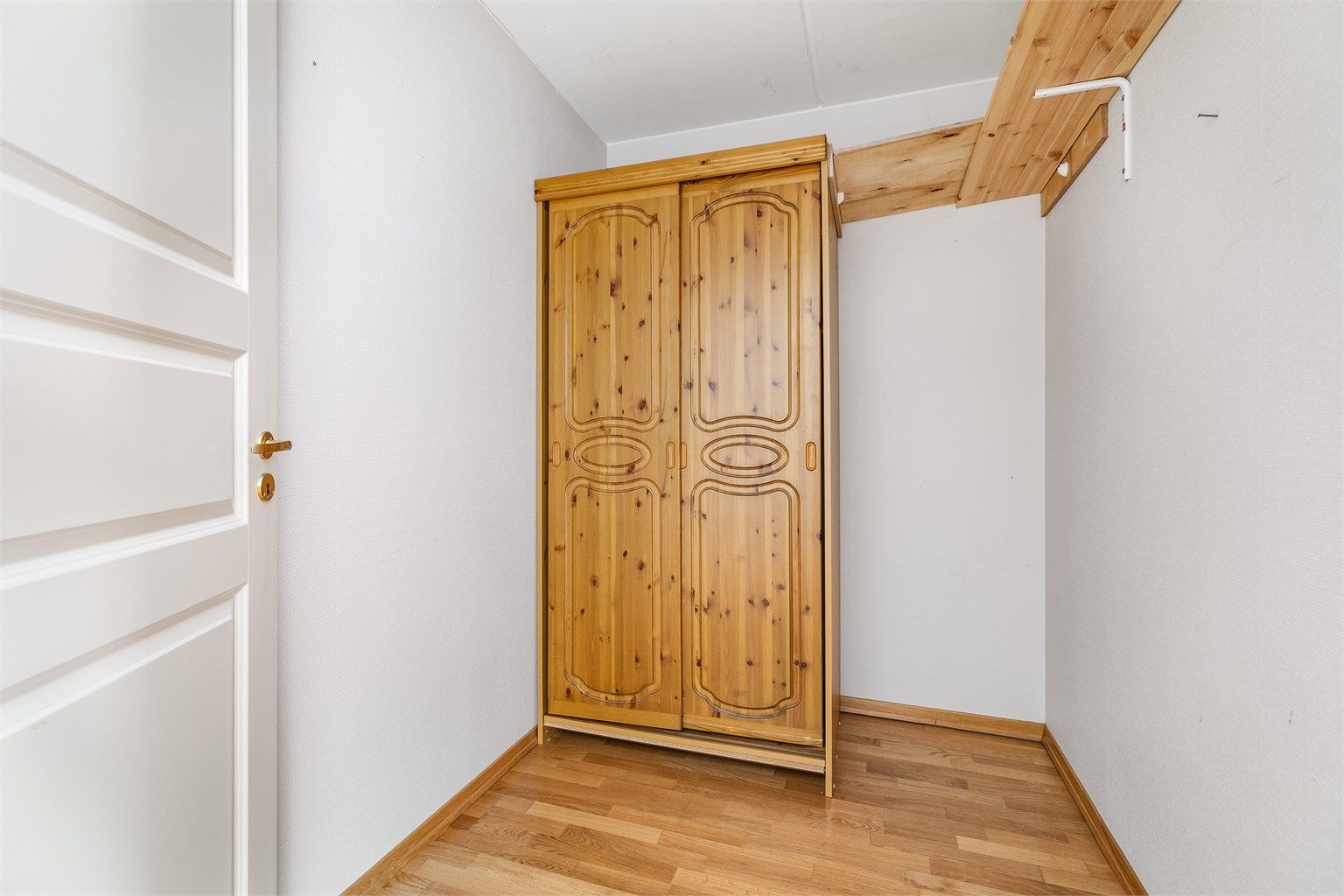 Leilighetens innvendige bod er på over 4 kvm. og lett tilgjengelig ved gangen. Den andre boden befinner seg i kjelleren.