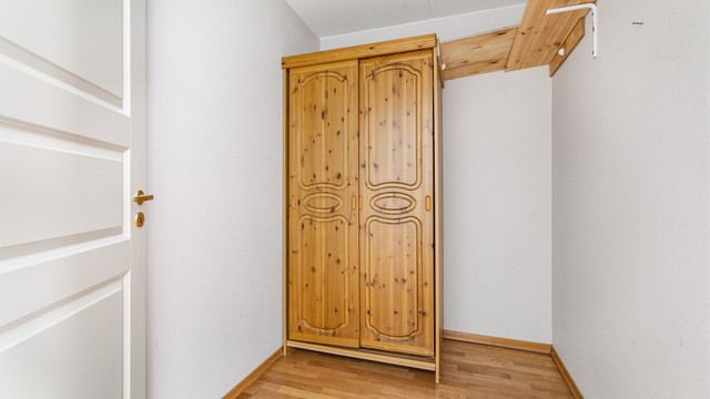 Leilighetens innvendige bod er på over 4 kvm. og lett tilgjengelig ved gangen. Den andre boden befinner seg i kjelleren.