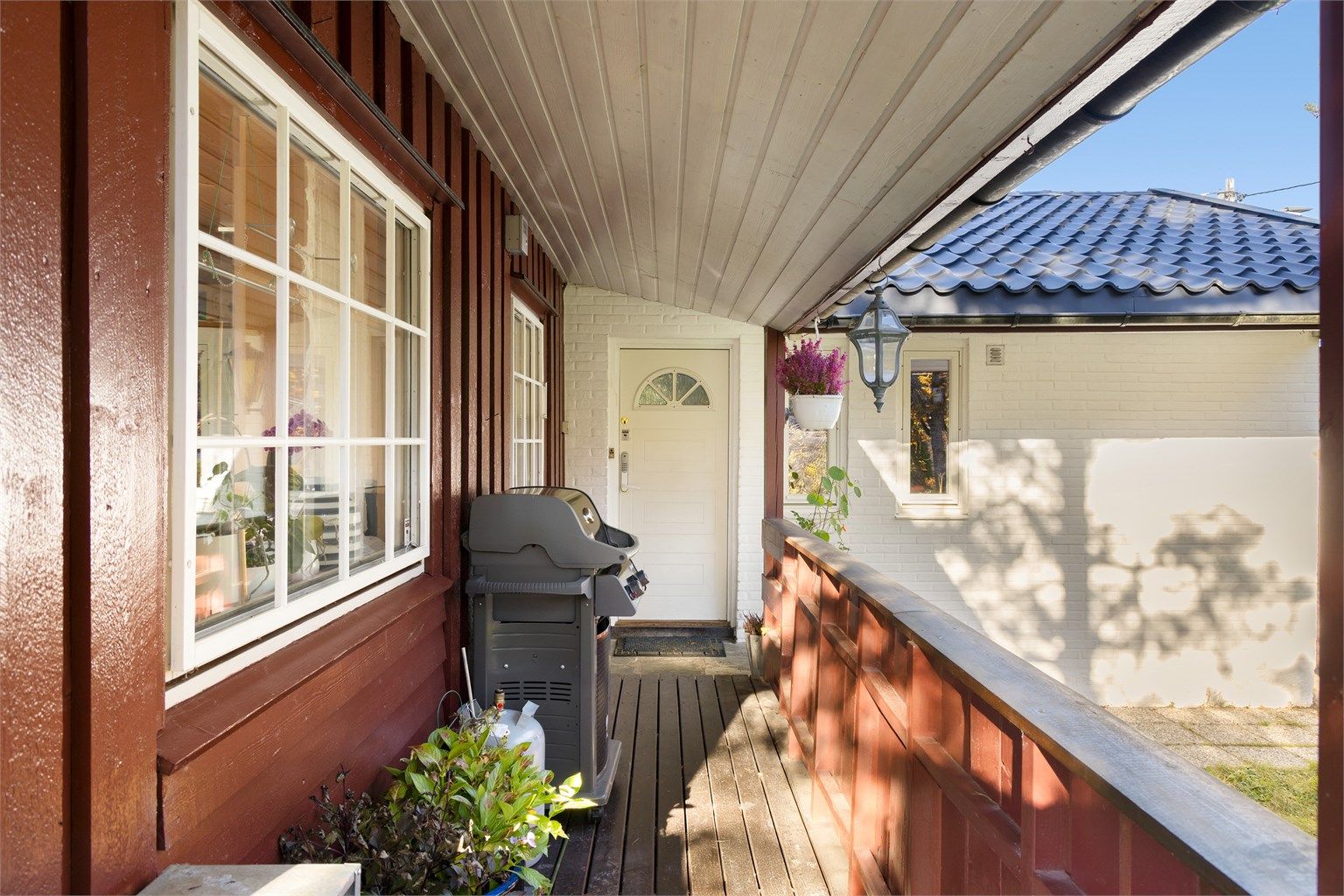 Overbygget inngangsparti 