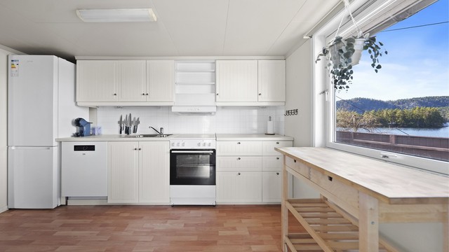 Lyst kjøkken fra Ikea.