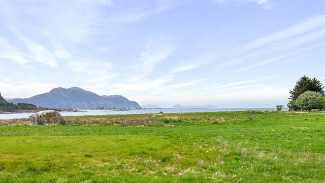 Kort vei til flotte friluftsområder som Molnesfjellet og Signalen på Valderøya.