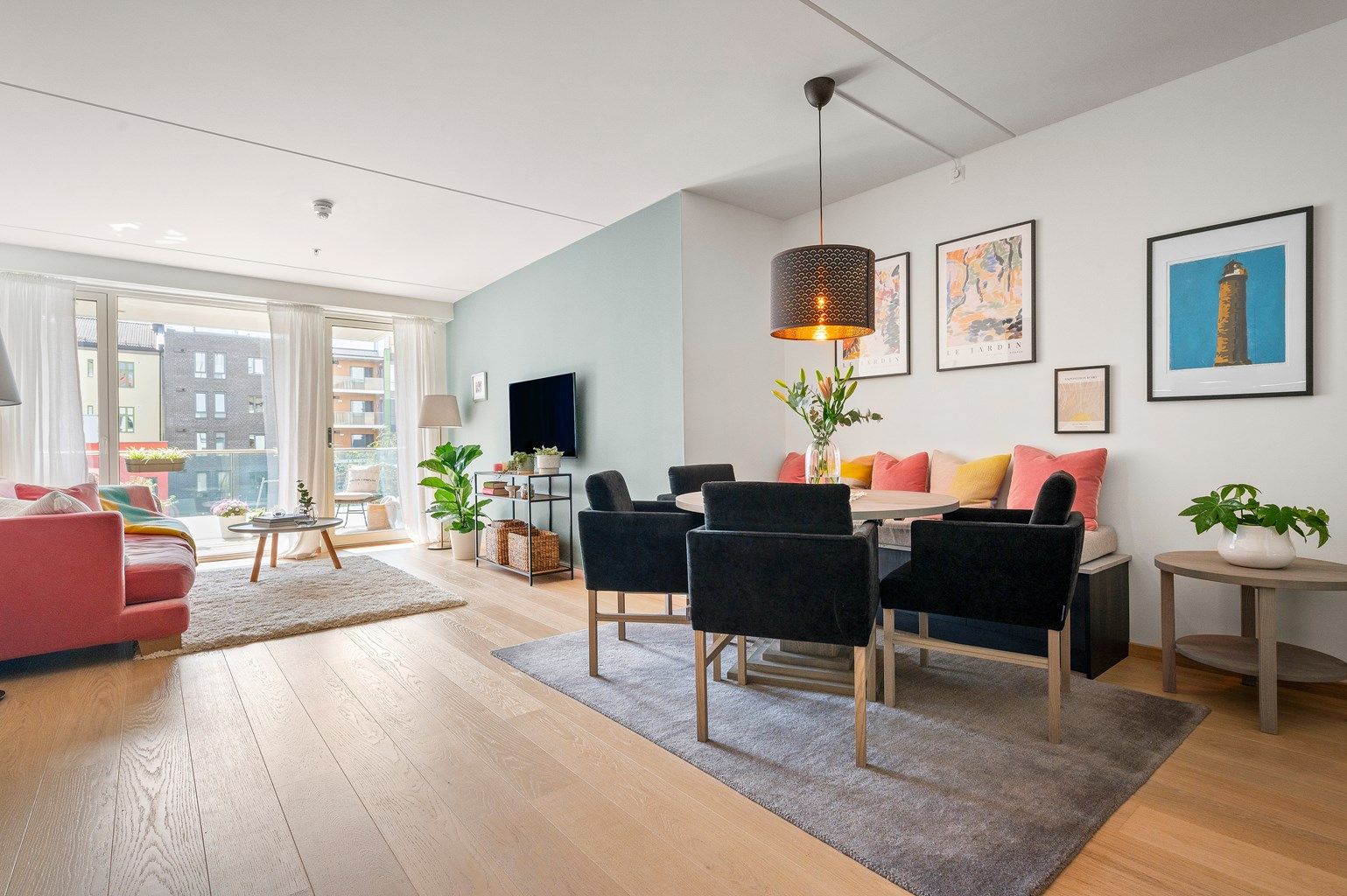 Tom Martinsen v/ Krogsveen har gleden av å presentere Sofienberggata 23D - flott og påkostet 3-roms leilighet fra 2021. 