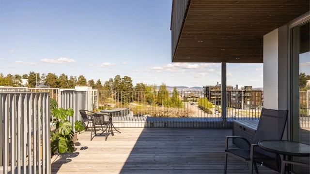 Felles takterrasse med flott utsikt og meget gode solforhold.