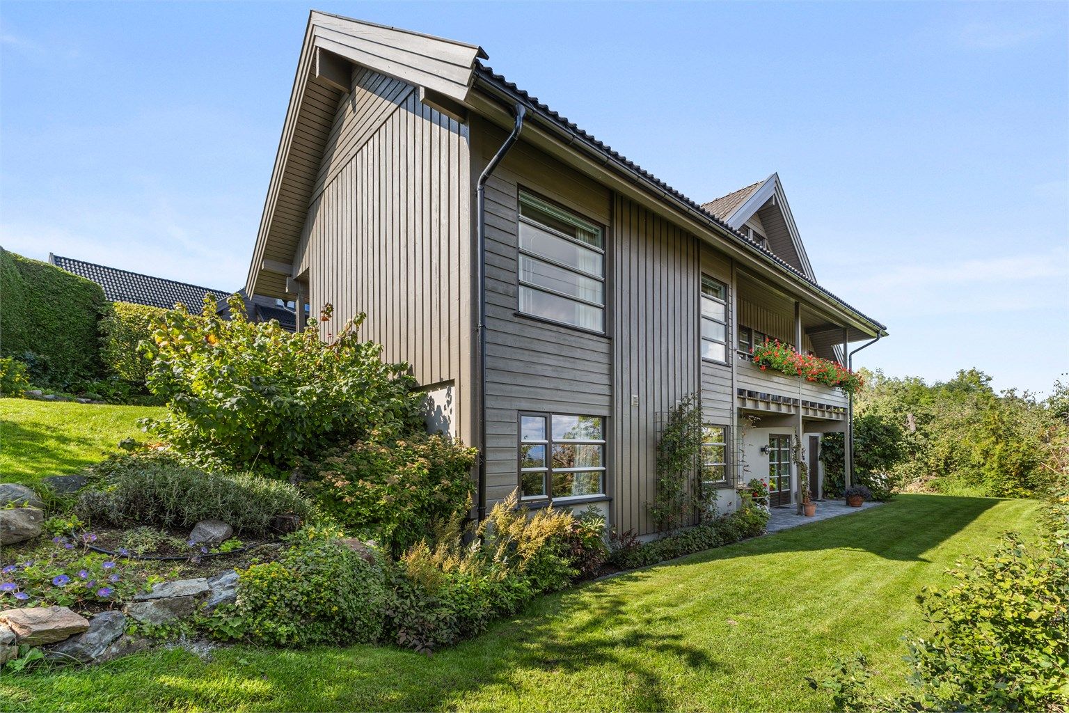 Velkommen til Tyrihansveien 8B, presentert av Terje Tveit i Krogsveen.