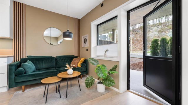 Fra stuen er det utgang til stor terrasse