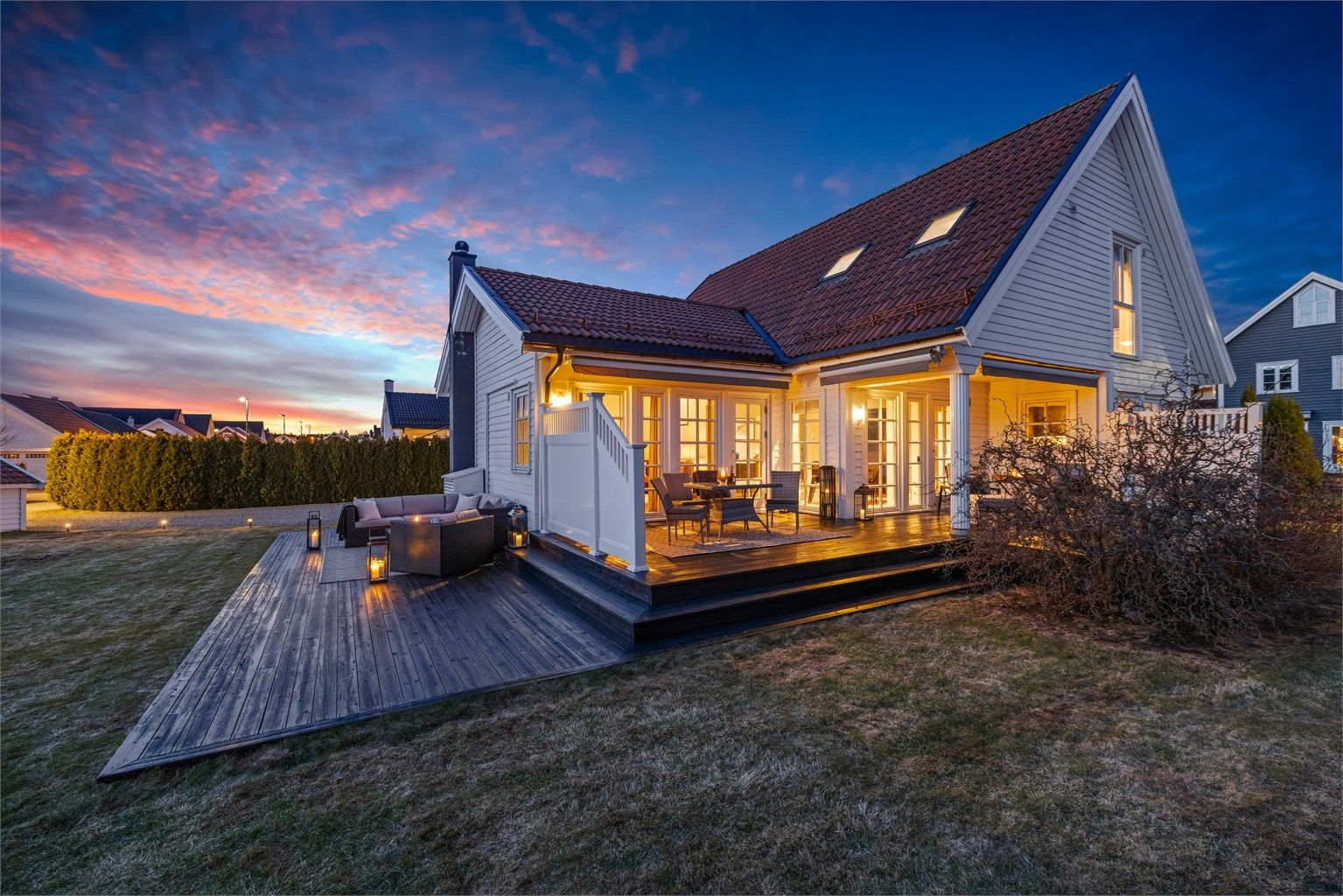 Velkommen til Hovsvingen 32. Perfekt bolig for deg og familien med 4 sov.to stuer, to bad + vaskerom. 