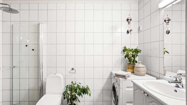 Baderom i leilighetens 1. etasje.