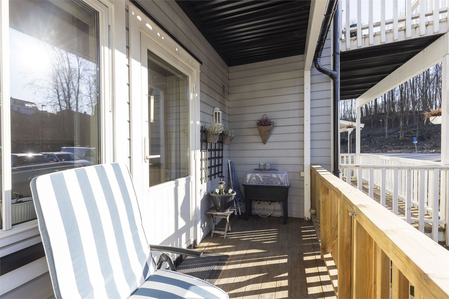 Nytt rekkverk og terrassegulv