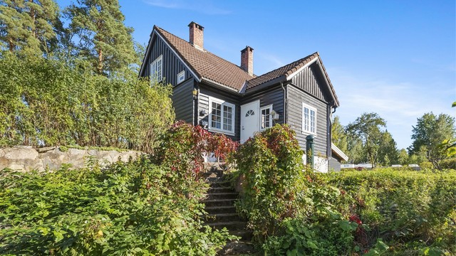 Boligen ligger lyst og luftig med meget gode solforhold. Foto Per O. Skjellnan v/Efkt