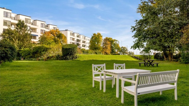 Nærområdet gir rikelige muligheter for rekreasjon med flotte tur- og sykkelstier langs Frognerkilen og Frognerstranda.
