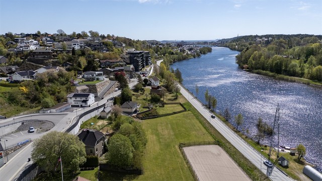 Dette er en gylden mulighet til skape seg sin egen drømmebolig med stor tomt, hybel og nærhet til byen