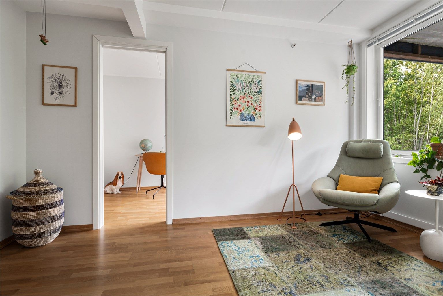 Ellers er stuen perfekt for familier med ungdommer i hus, og som trenger to stuer!