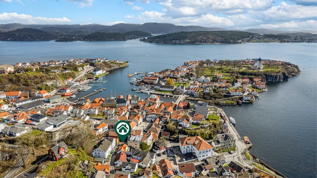 Skjærgården i området er variert og vakker.