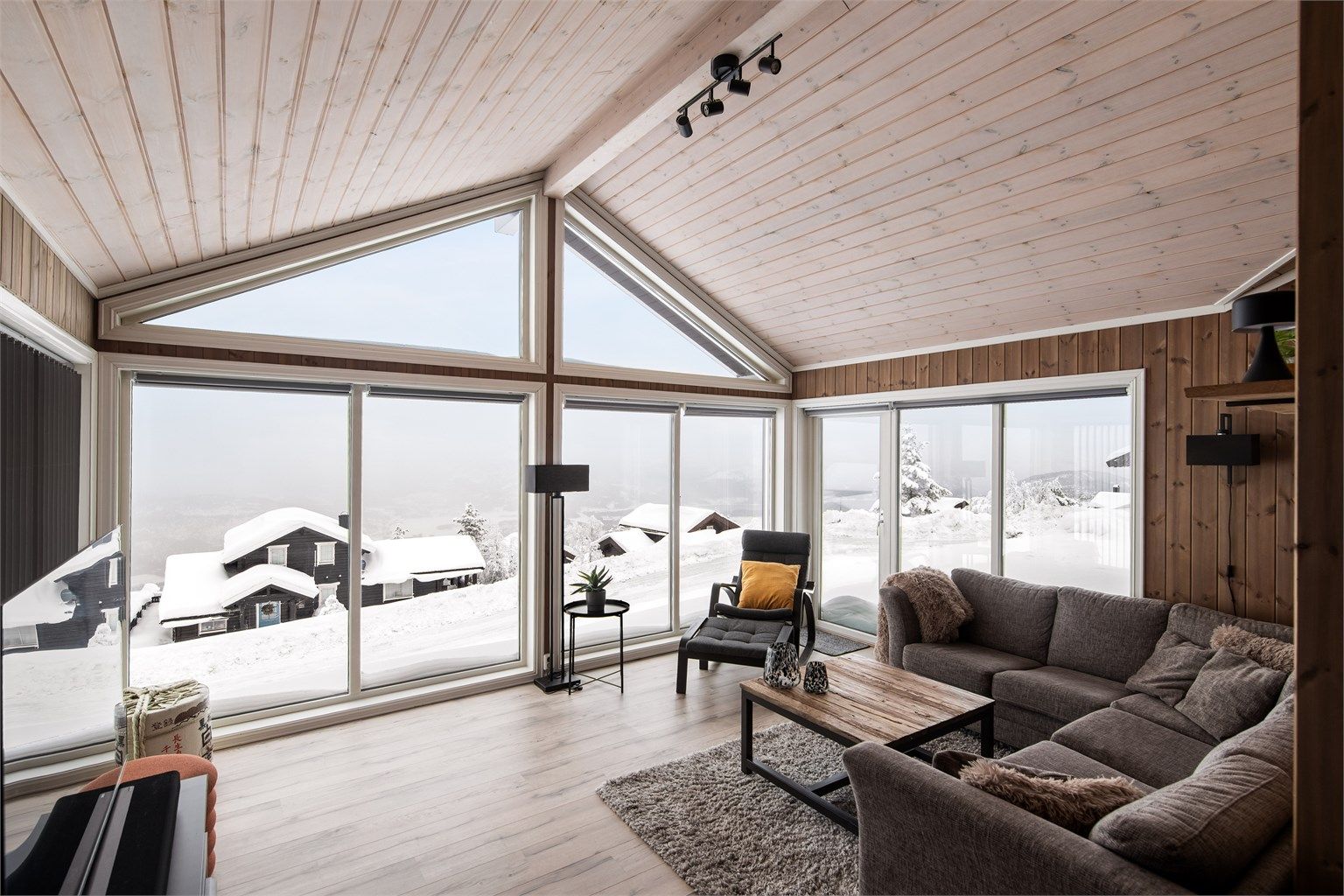 Utgang fra stuen til utearealene